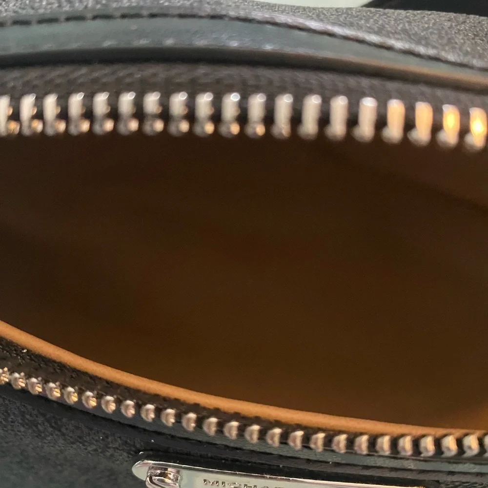 Michael Kors Black Crossbody Bag Sleek and Stylish